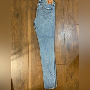 711 skinny Levi jeans